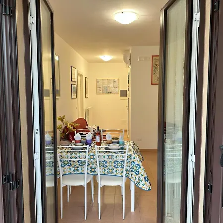Orchidea A 300 Metri Dal Castello Apartment